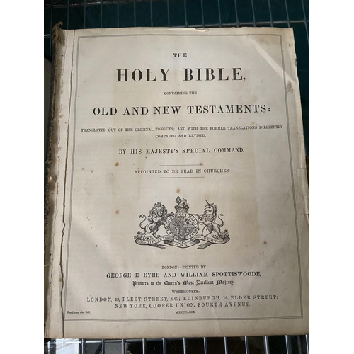 537 - Large vintage Holy Bible with illustrations