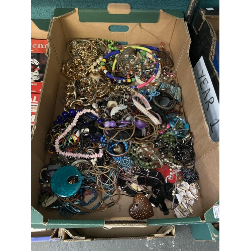 549 - Box containing costume jewellery