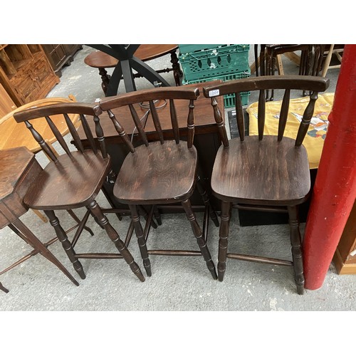 331 - 3 Bar/ kitchen stools