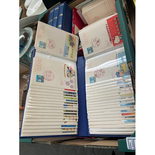 121 - Box containing collectible Japanese post cards etc