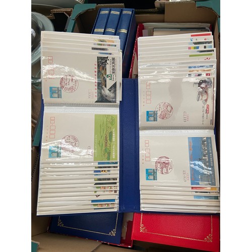 121 - Box containing collectible Japanese post cards etc