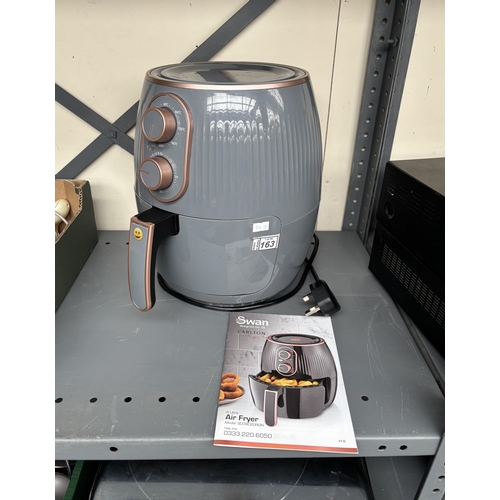 163 - Swan Carlton rose gold 4 litre air fryer