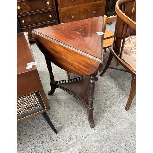 396 - Vintage triangular drop leaf table