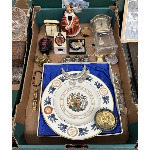 89A - Box containing a Coalport Silver Jubilee plate, Oriental trinkets, jewellery and curios