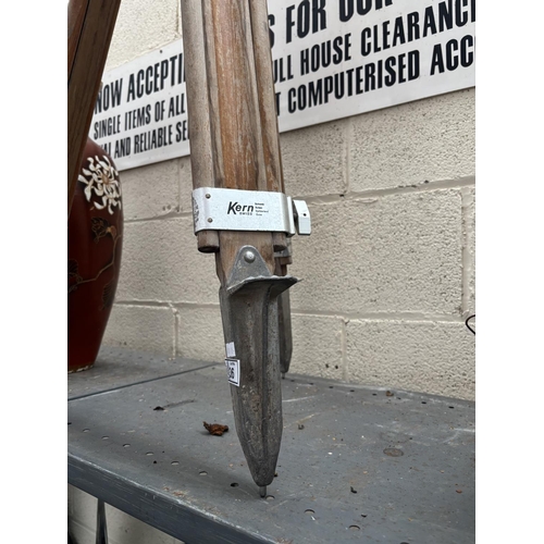 36 - Large Kern tripod