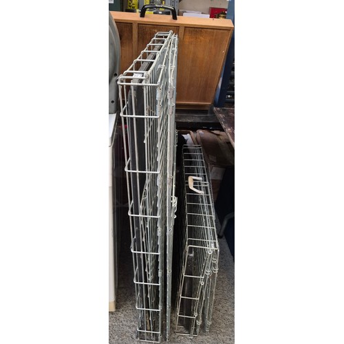 326 - 2 Dog cages