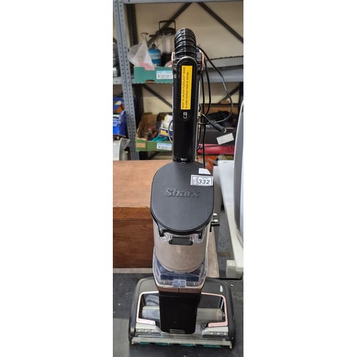 332 - Shark duo clean with Powerfins vacuum