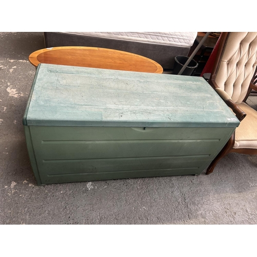 349 - Large outdoor storage box