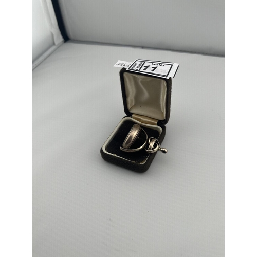 11 - Gold spinning Albert charm featuring bloodstone and carnelian (tests as approx 10ct, no hallmark), 1... 