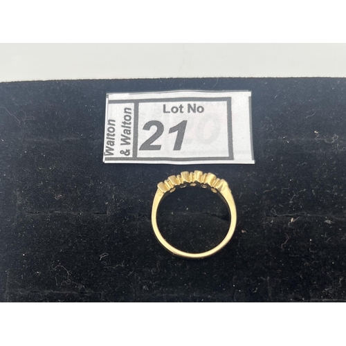 21 - 9ct gold stone set ring, Size P 3.3g - Only 10% buyer's premium