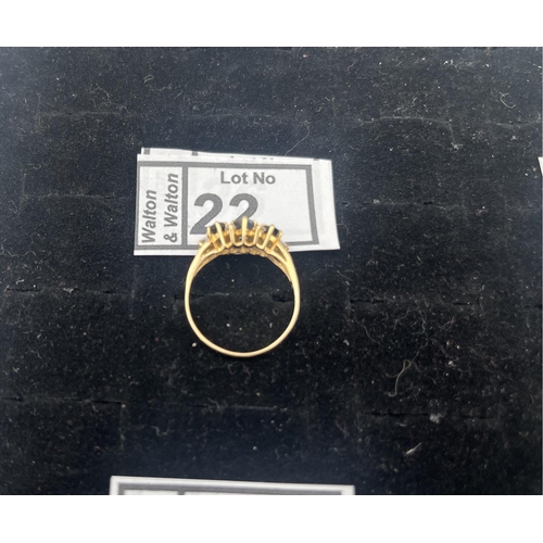 22 - 9ct Gold sapphire ring, size S 2.4g - Only 10% buyer's premium