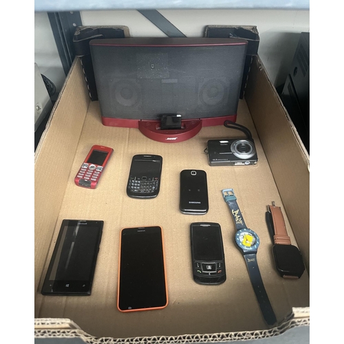 224 - Box containing Bose SoundDock Series II, Kodak digital camera and a quantity of mobile phones