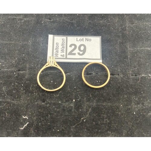 29 - 2 9ct Gold rings including diamond, 2.5g - Only 10% buyer's premium