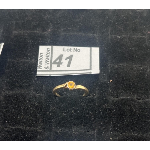 41 - 9ct Gold stone set ring, size N 2.1g - Only 10% buyer's premium