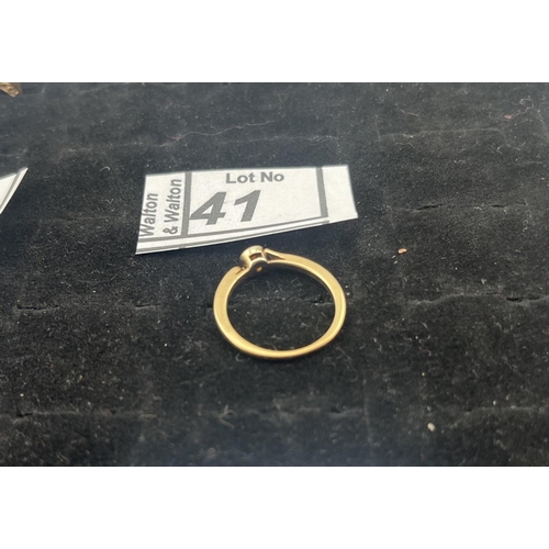 41 - 9ct Gold stone set ring, size N 2.1g - Only 10% buyer's premium