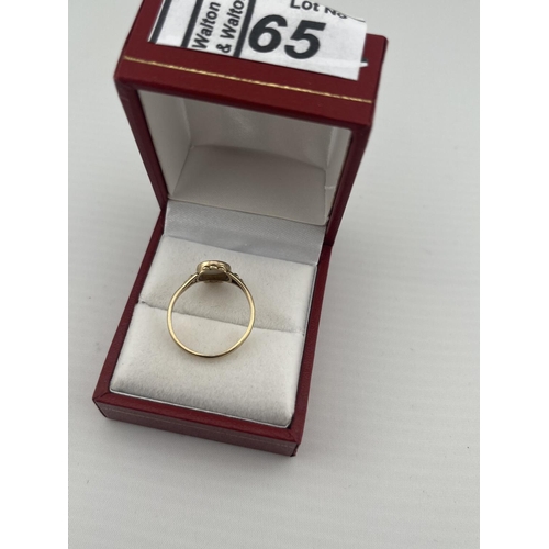 65 - 9ct Gold stone set ring, size N 1.8g - Only 10% buyer's premium