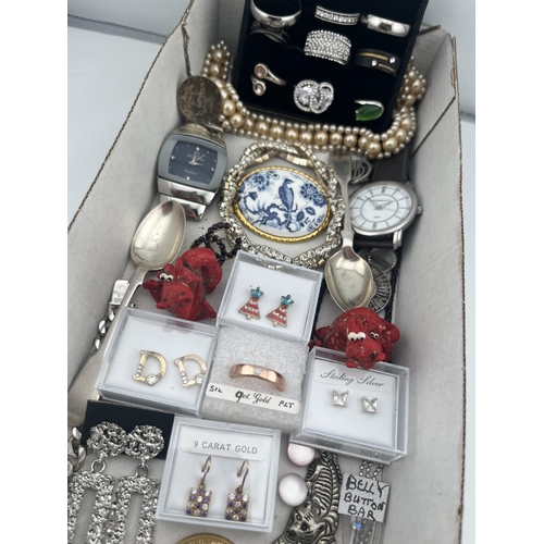 66 - Box containing 9ct gold and silver jewellery etc - Only 10% buyer's premium