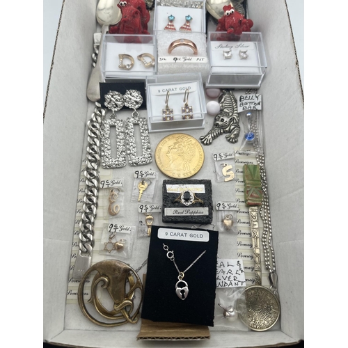 66 - Box containing 9ct gold and silver jewellery etc - Only 10% buyer's premium