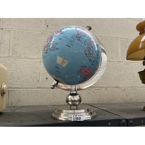 69 - Retro chrome effect Globe