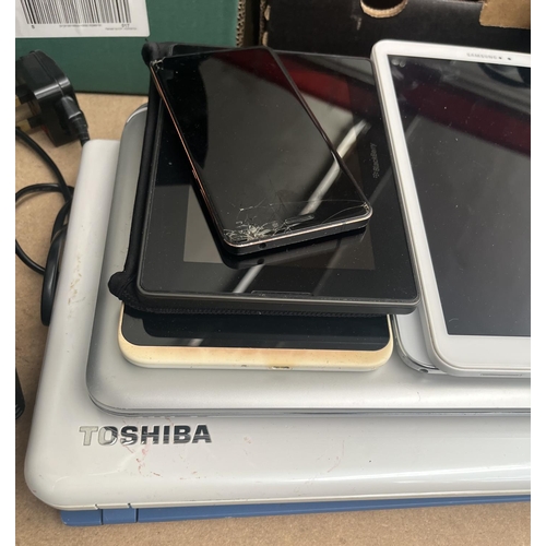 725 - Quantity of laptops and tablets etc A/F