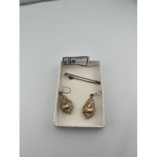 8 - 9ct Gold stone set brooch and a pair of earrings (tests as 9ct), 3.5g - Only 10% buyer's premium