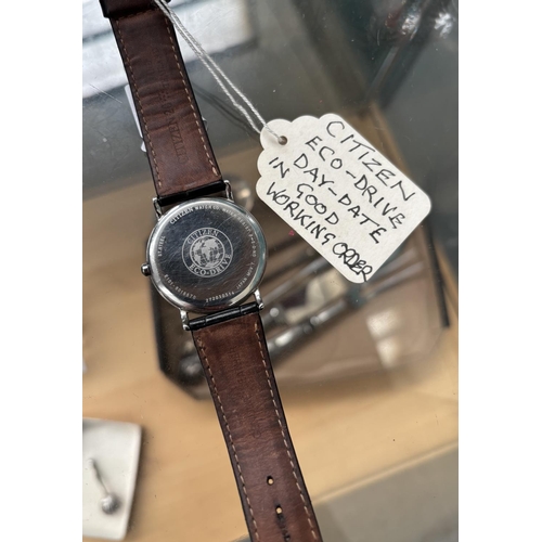 872 - Citizen Eco-Drive watch, working