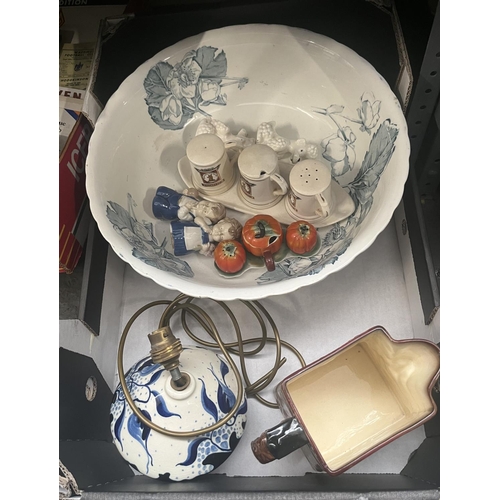 99 - Box containing a Royal Doulton The Pickwick Papers jug featuring The White Hart Inn and a large cera... 