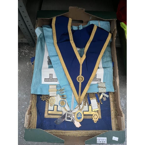 Lot 122       