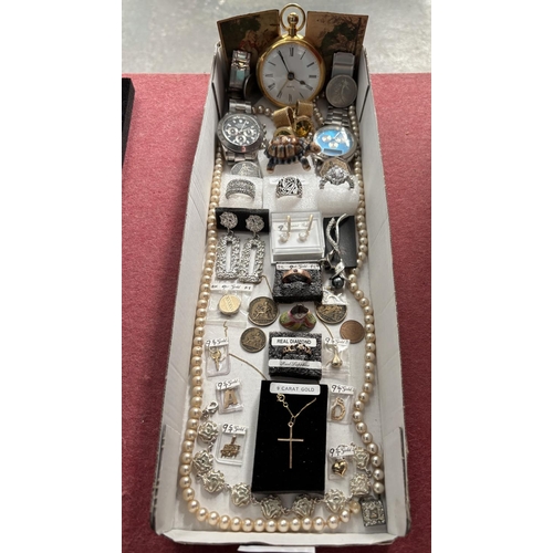 62 - Box containing 9ct gold and silver jewellery etc - Only 10% buyer's premium