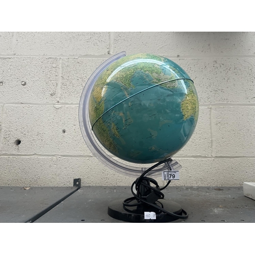 79 - Retro illuminating Globe