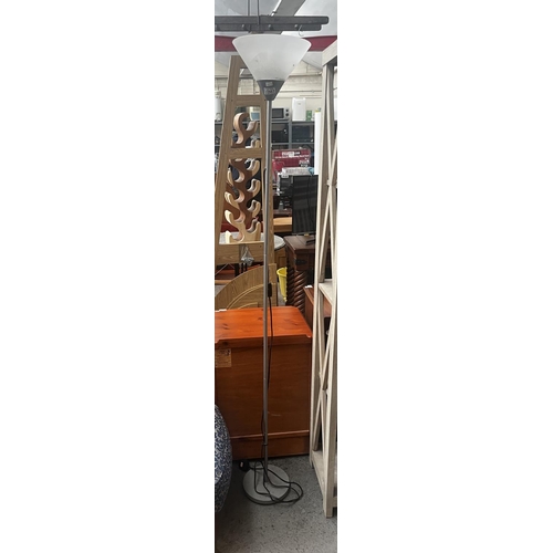 Lot 563       