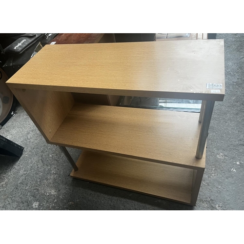 Lot 585       