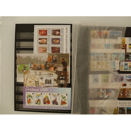 17 - Misc. Lots & Collections FALKLAND ISLANDS 1953/2015 Q.E.II comprehensive Commem. & Defin. mint unmtd... 