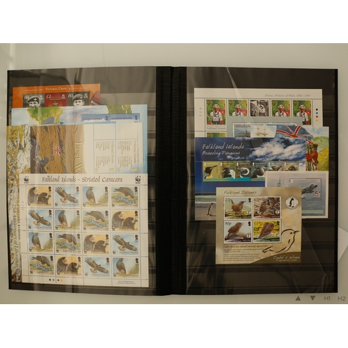 17 - Misc. Lots & Collections FALKLAND ISLANDS 1953/2015 Q.E.II comprehensive Commem. & Defin. mint unmtd... 