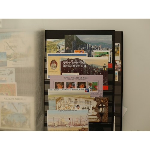 17 - Misc. Lots & Collections FALKLAND ISLANDS 1953/2015 Q.E.II comprehensive Commem. & Defin. mint unmtd... 