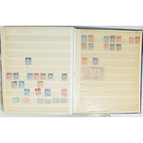 24 - Misc. Lots & Collections FRANCE 1900/75 mint (some mint unmtd.) coll. in a large stockbook incl. 192... 