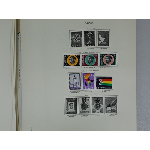 34 - Misc. Lots & Collections COMMONWEALTH Q.E.II fine mint coll. mainly complete sets including Falkland... 