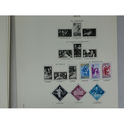 34 - Misc. Lots & Collections COMMONWEALTH Q.E.II fine mint coll. mainly complete sets including Falkland... 