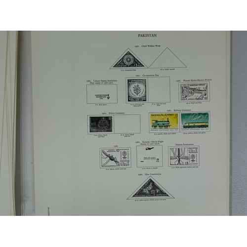 34 - Misc. Lots & Collections COMMONWEALTH Q.E.II fine mint coll. mainly complete sets including Falkland... 