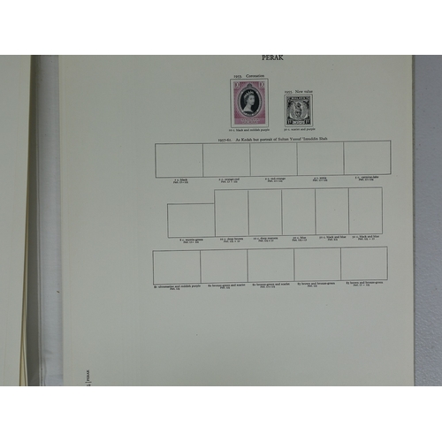 34 - Misc. Lots & Collections COMMONWEALTH Q.E.II fine mint coll. mainly complete sets including Falkland... 