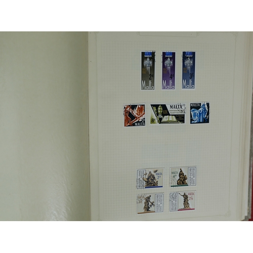 44 - Misc. Lots & Collections COMMONWEALTH Q.V to Q.E.II Commem. & Defin. mint & used coll. comprising of... 