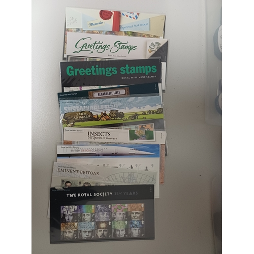 22 - Misc. Lots & Collections Q.E.II modern mint mainly Presentation Packs many 1st Class NVI's with a Fa... 