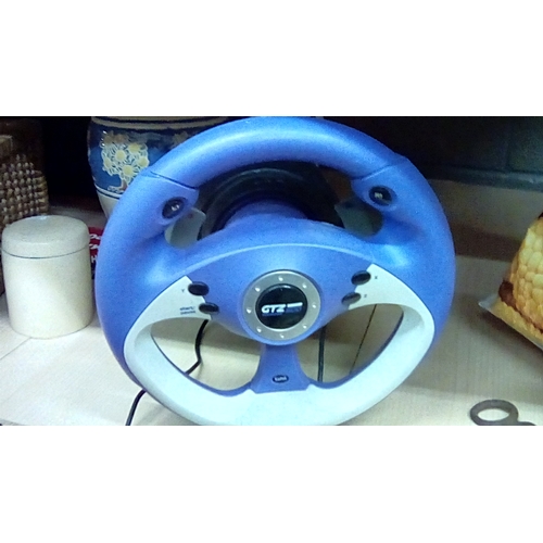 81 - GTZ STEERING WHEEL FOR PC WITH FLAPPY PADELS TABLE BOLT ON