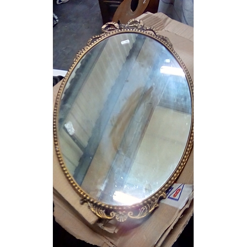 87 - Beautifull Oval Gilt Framed Mirron With Lovely Detail Excellent condition