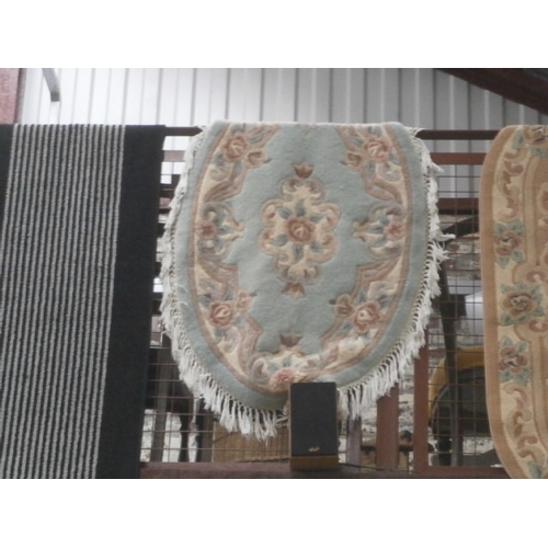 101 - Nice Condition Oval Floral rug