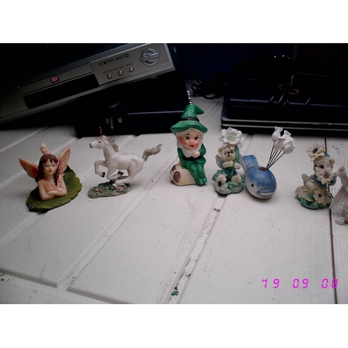 119 - NICE LOT OF VINTAGE SMALL FIGURES