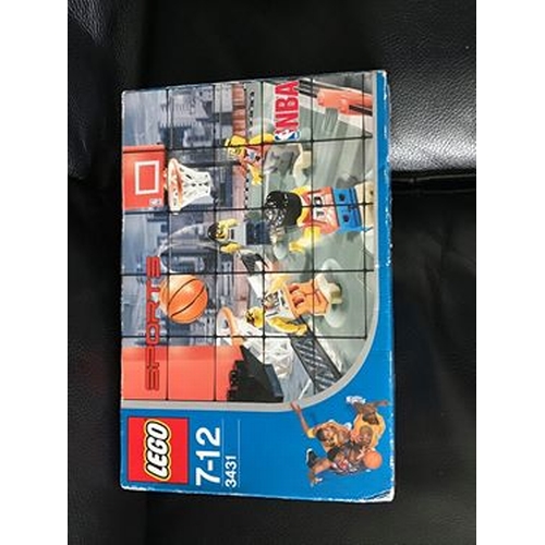 109 - FANTASTIC LEGO BASKETBALL BOXED SET