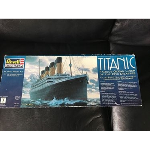 10 - CRACKING REVELL MODEL OF THE TITANIC CONTENTS COMPLETE box has been opened but contents complete  45... 