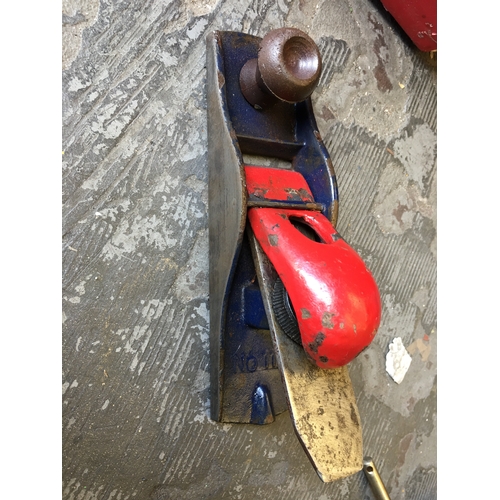 101 - CRACKING SMALL VINTAGE WOOD PLANE