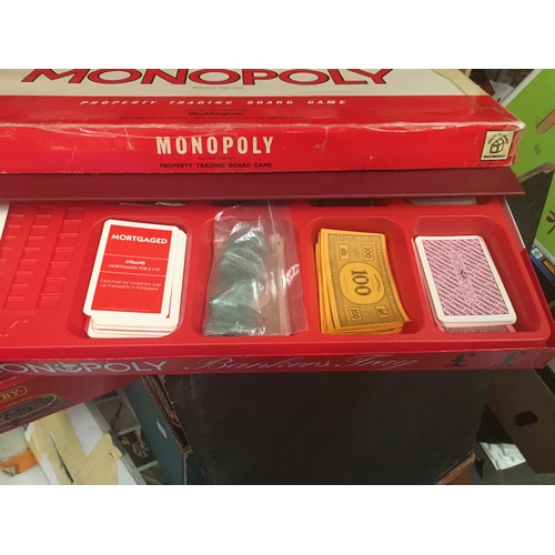 104 - FULL BOXED SET OF VINTAGE MONOPLY